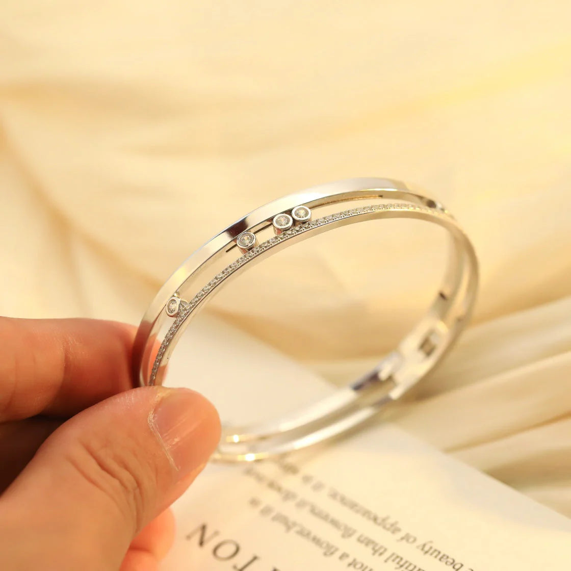 [Plus&Max]Move Romane Diamond Bangle Bracelet