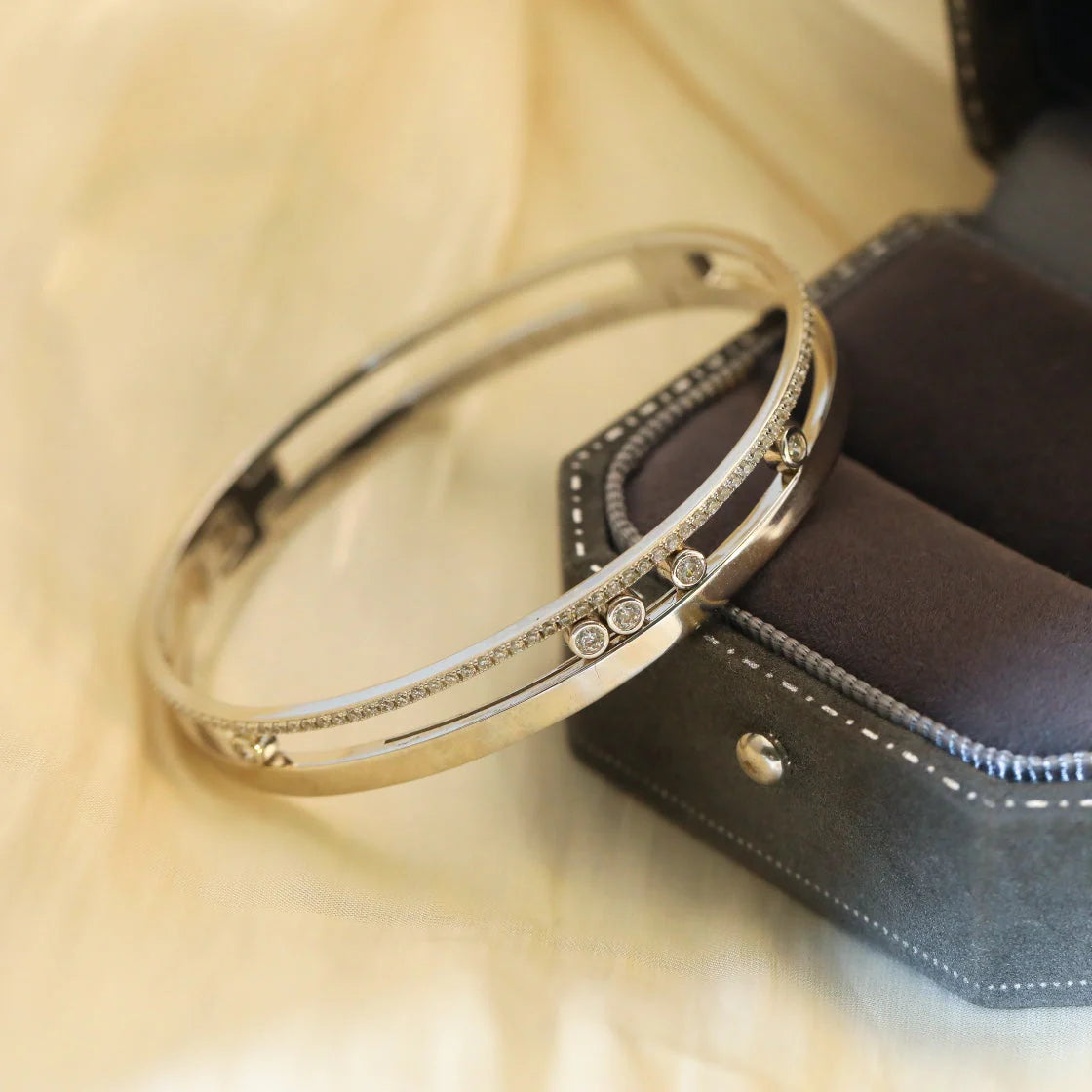 [Plus&Max]Move Romane Diamond Bangle Bracelet