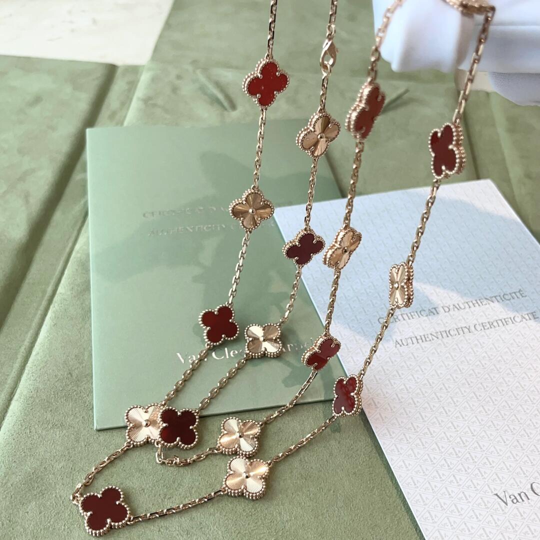 [Plus&Max]CLOVER 20 MOTIFS LASER CARNELIAN NECKLACE