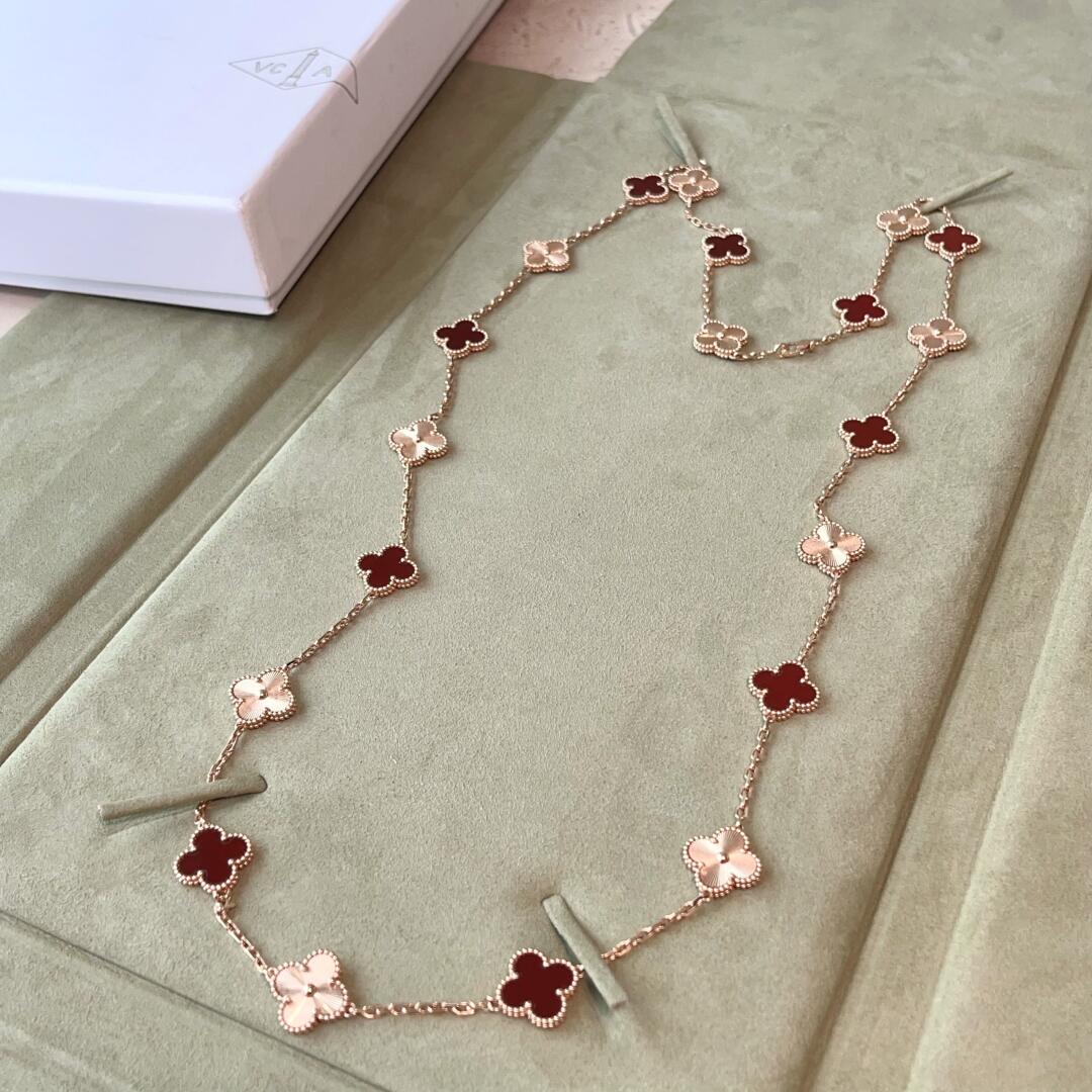 [Plus&Max]CLOVER 20 MOTIFS LASER CARNELIAN NECKLACE