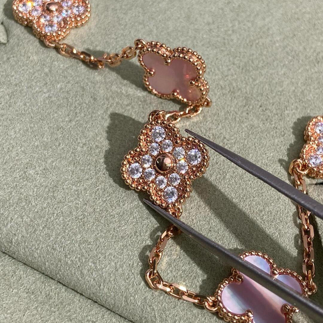 [Plus&Max]CLOVER 10 MOTIFS DIAMOND PINK MOP NECKLACE