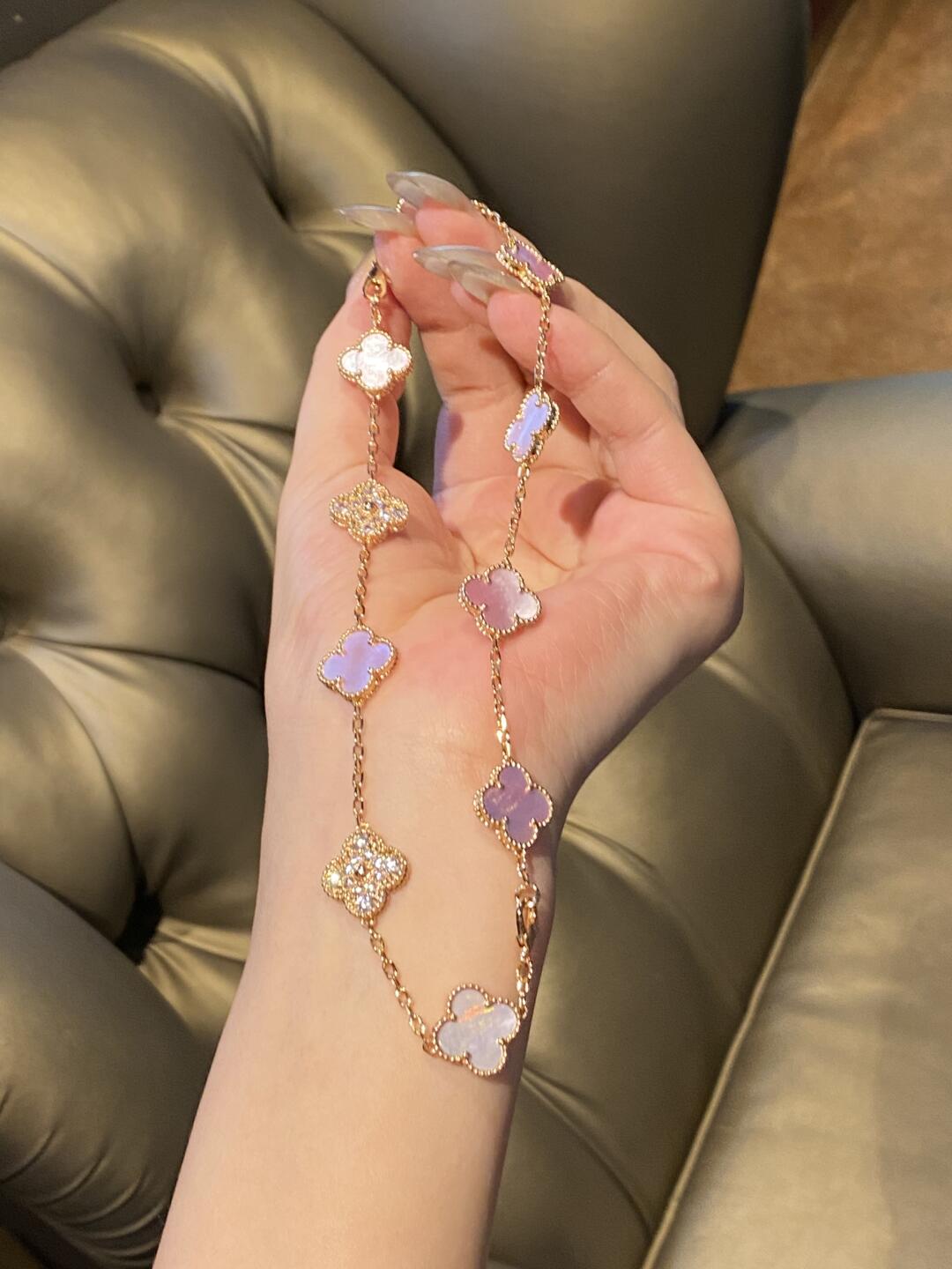 [Plus&Max]CLOVER 10 MOTIFS DIAMOND PINK MOP NECKLACE