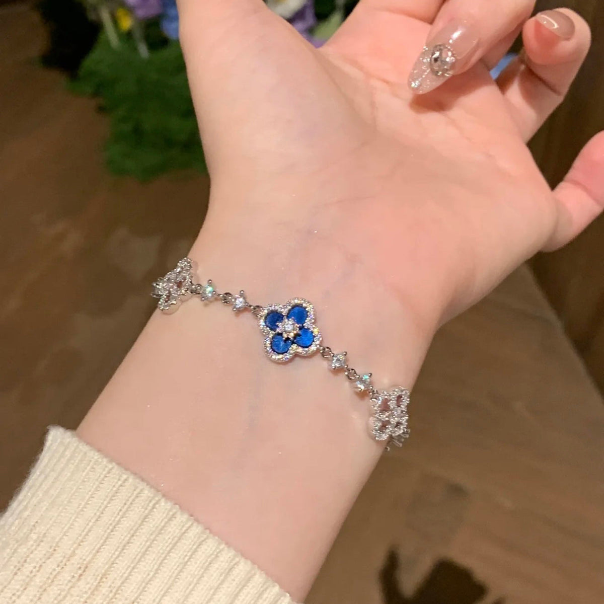 [Plus&Max]CLOVER 5 MOTIF PINK BLUE RED WHITE BRACELET