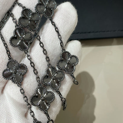 [Plus&Max]CLOVER 5 MOTIF BLACK BRACELET