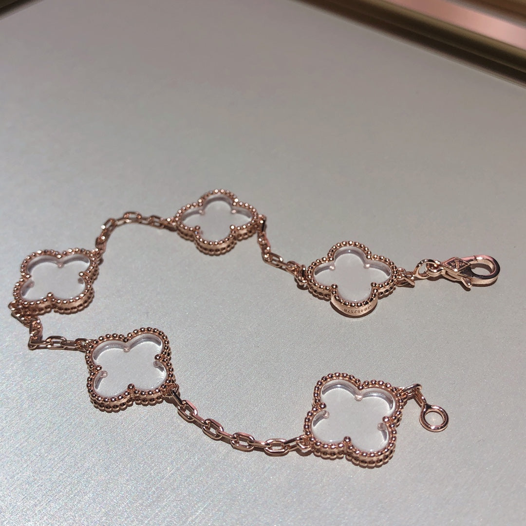 [Plus&Max]CLOVER 5 MOTIF ROCK CRYSTAL BRACELET