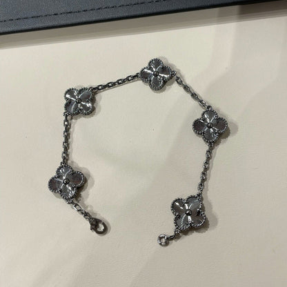 [Plus&Max]CLOVER 5 MOTIF BLACK BRACELET