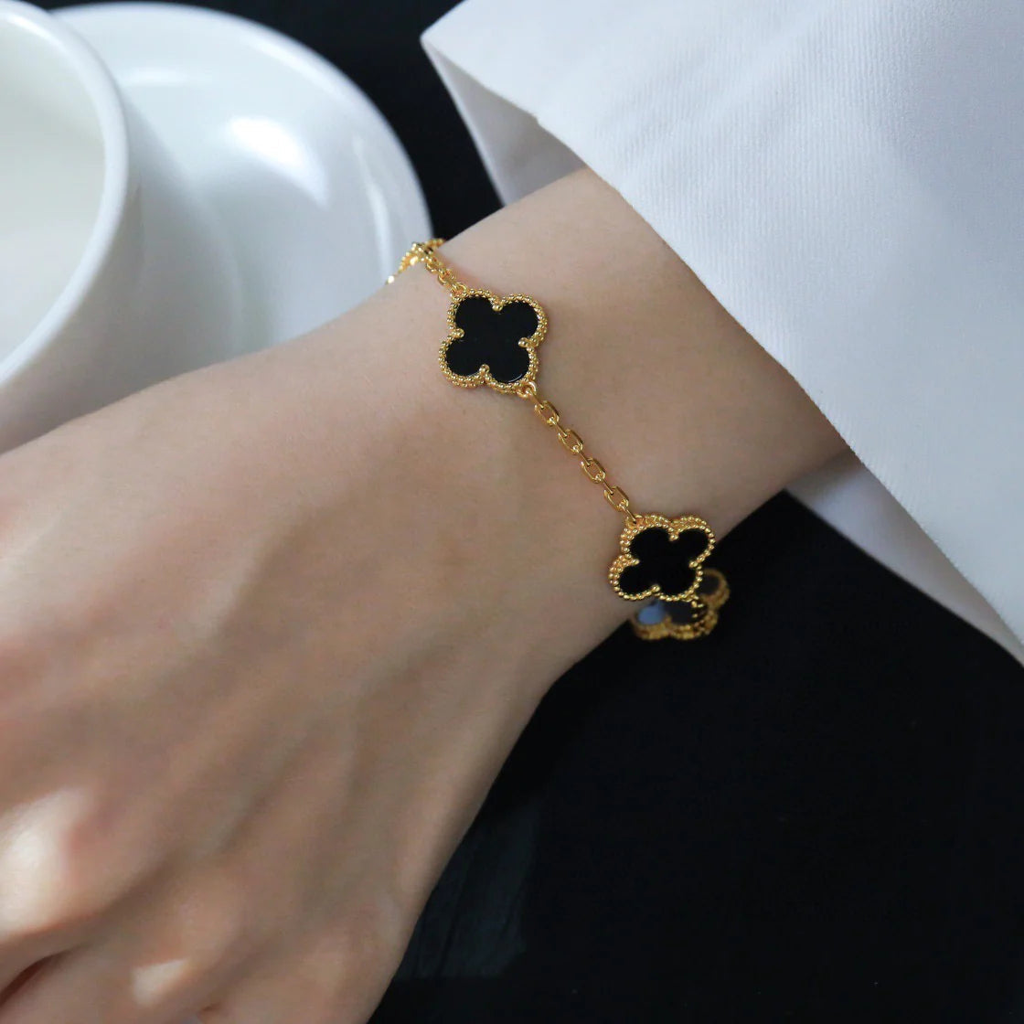 [Plus&Max]LUCKY CLOVER 5-MOTIF BRACELET - BLACK OXNY COLLECTION