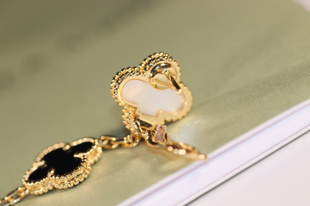 [Plus&Max]CLOVER EARRINGS GOLD ONYX MOP 3 MOTIF