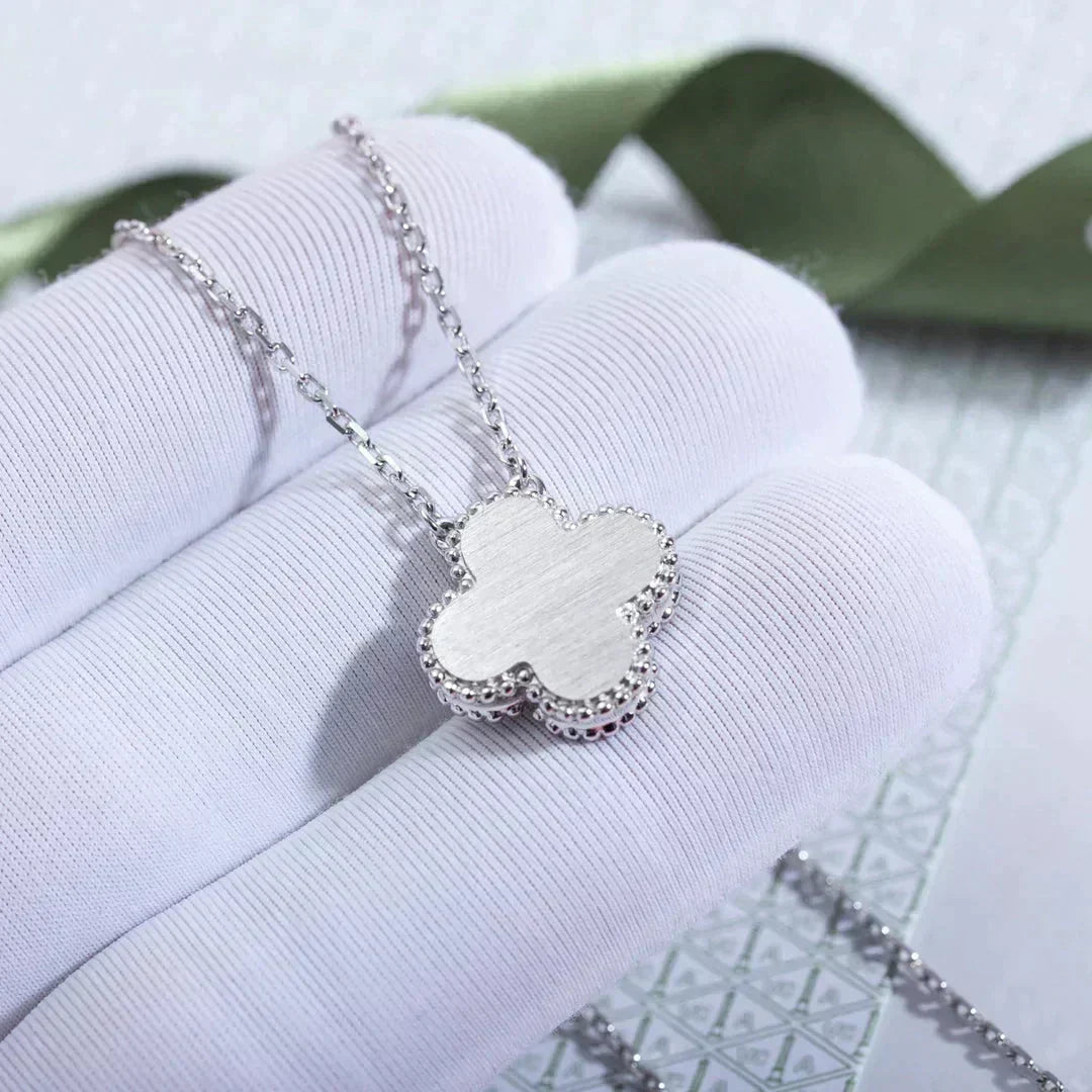 [Plus&Max]CLOVER  15MM DIAMOND LASER NECKLACE SILVER
