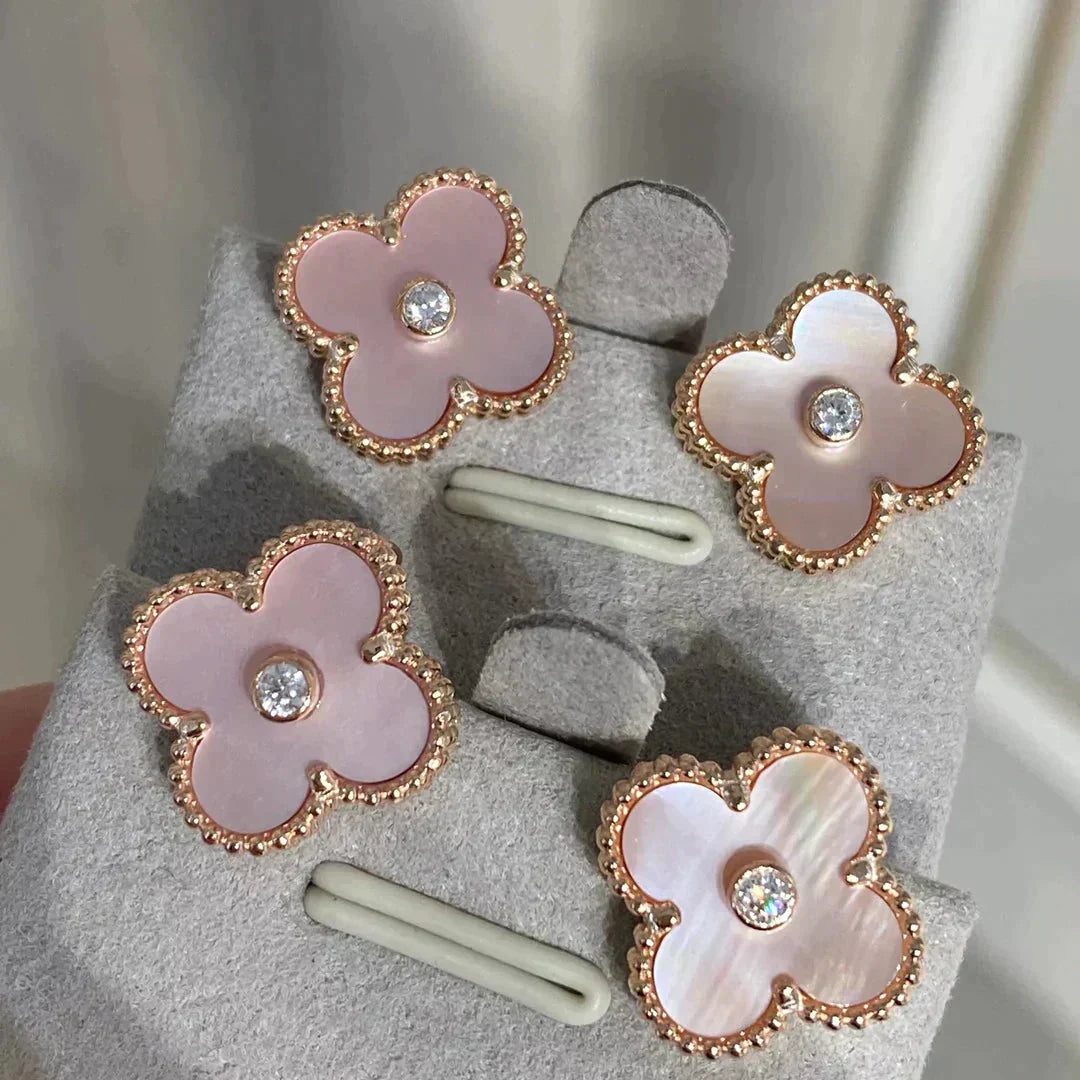 [Plus&Max]CLOVER MEDIUM 1 MOTIFS  PINK MOP DIAMOND EARRINGS
