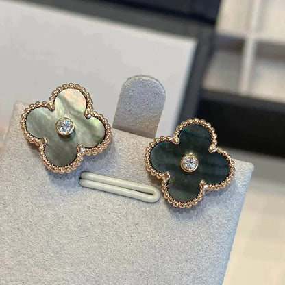 [Plus&Max]CLOVER MEDIUM 1 MOTIFS GRAY MOP  DIAMOND EARRINGS