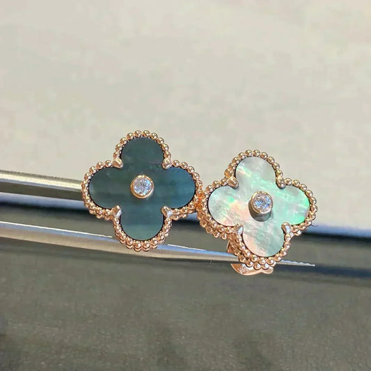 [Plus&Max]CLOVER MEDIUM 1 MOTIFS GRAY MOP  DIAMOND EARRINGS