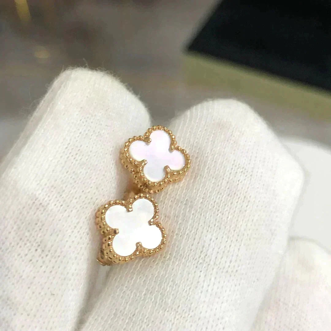 [Plus&Max]CLOVER MINI 9.5MM WHITE MOP EARRINGS