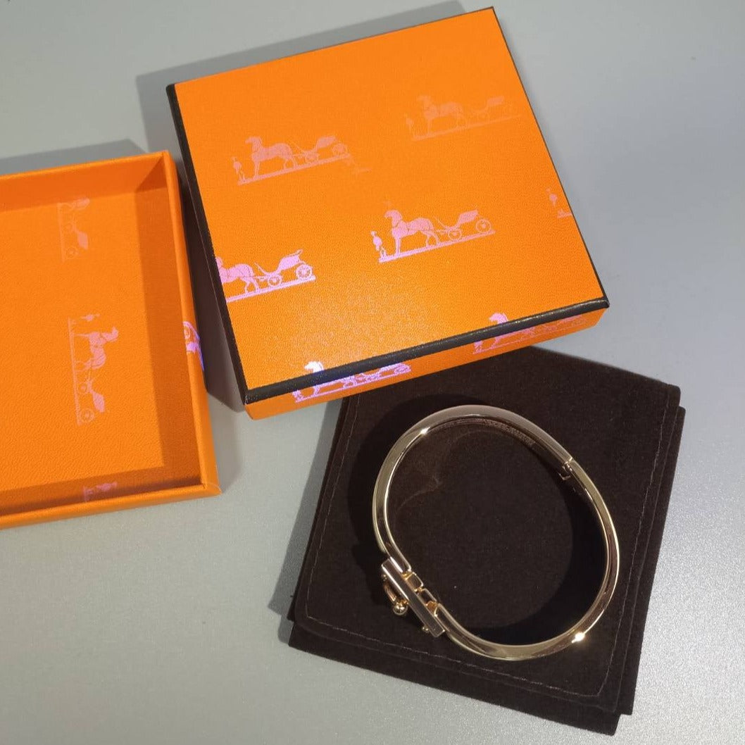 [Plus&Max]H GREY BRACELET