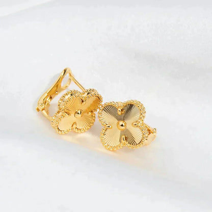 [Plus&Max]CLOVER MEDIUM 1 MOTIFS LASER EARRINGS
