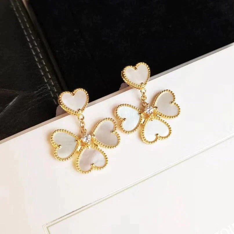 [Plus&Max]CLOVER SWEET WHITE MOP EARRINGS