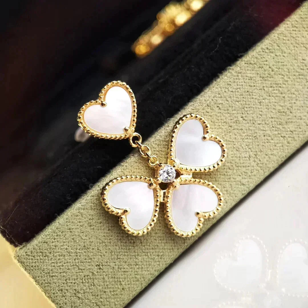 [Plus&Max]CLOVER SWEET WHITE MOP EARRINGS