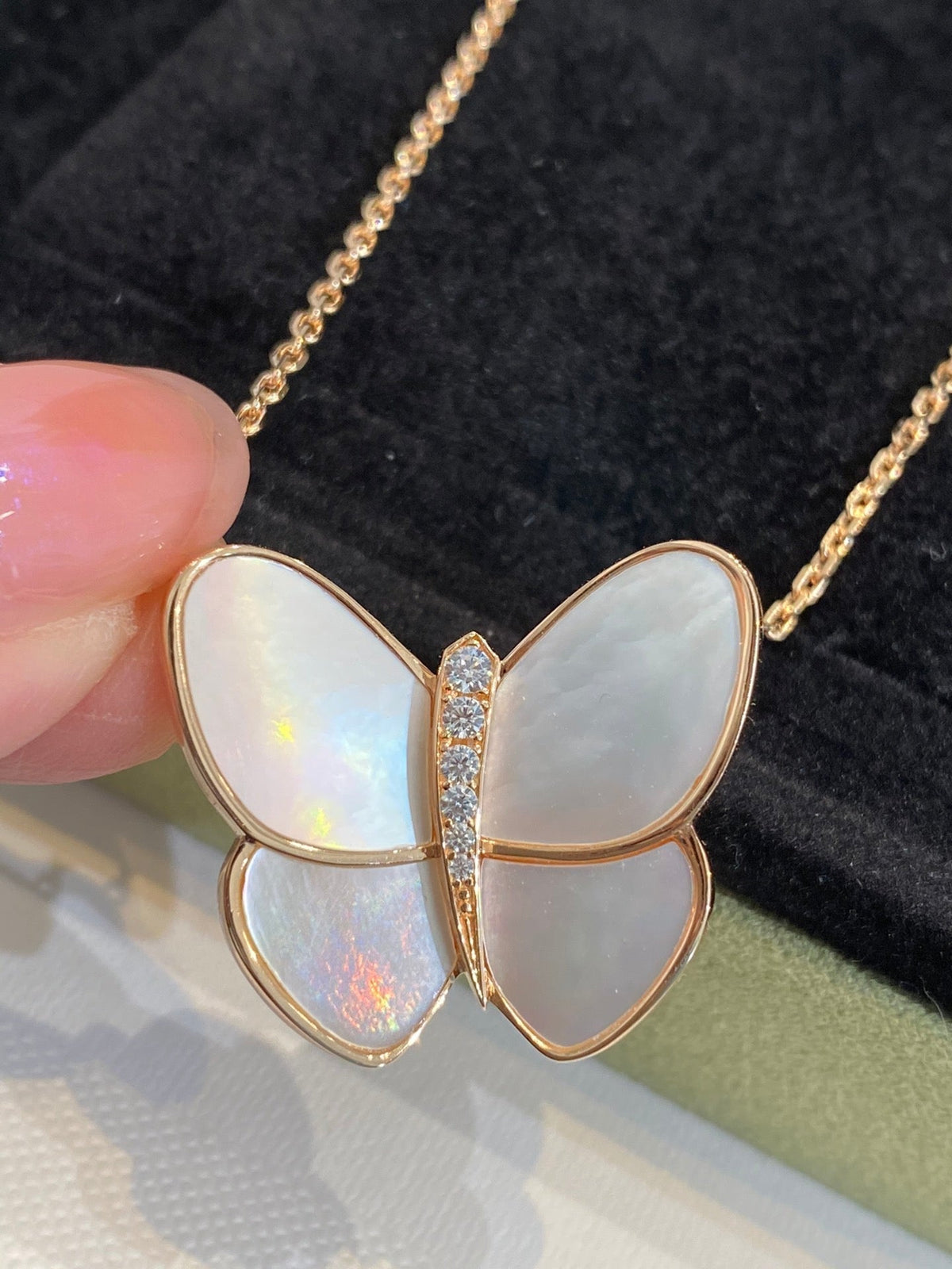 [Plus&Max]BUTTERFLY GOLD MOP DIAMOND NECKLACE