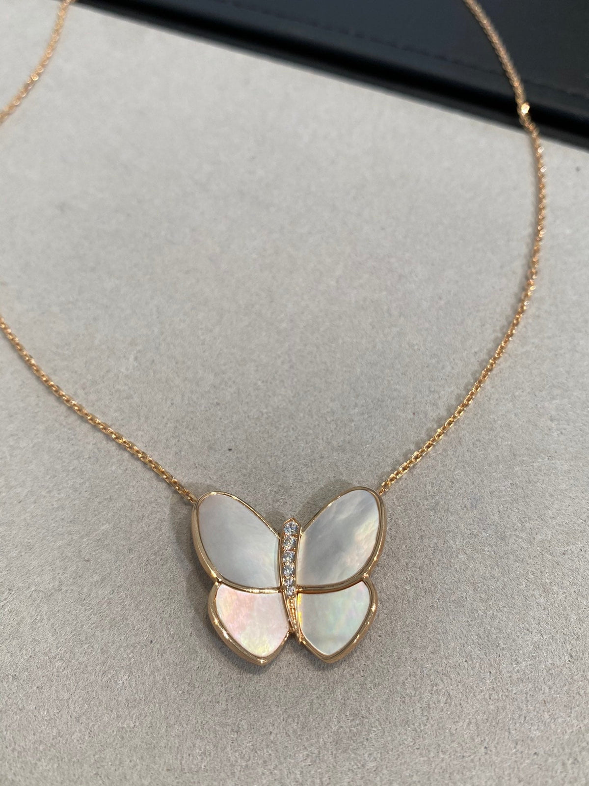 [Plus&Max]BUTTERFLY GOLD MOP DIAMOND NECKLACE