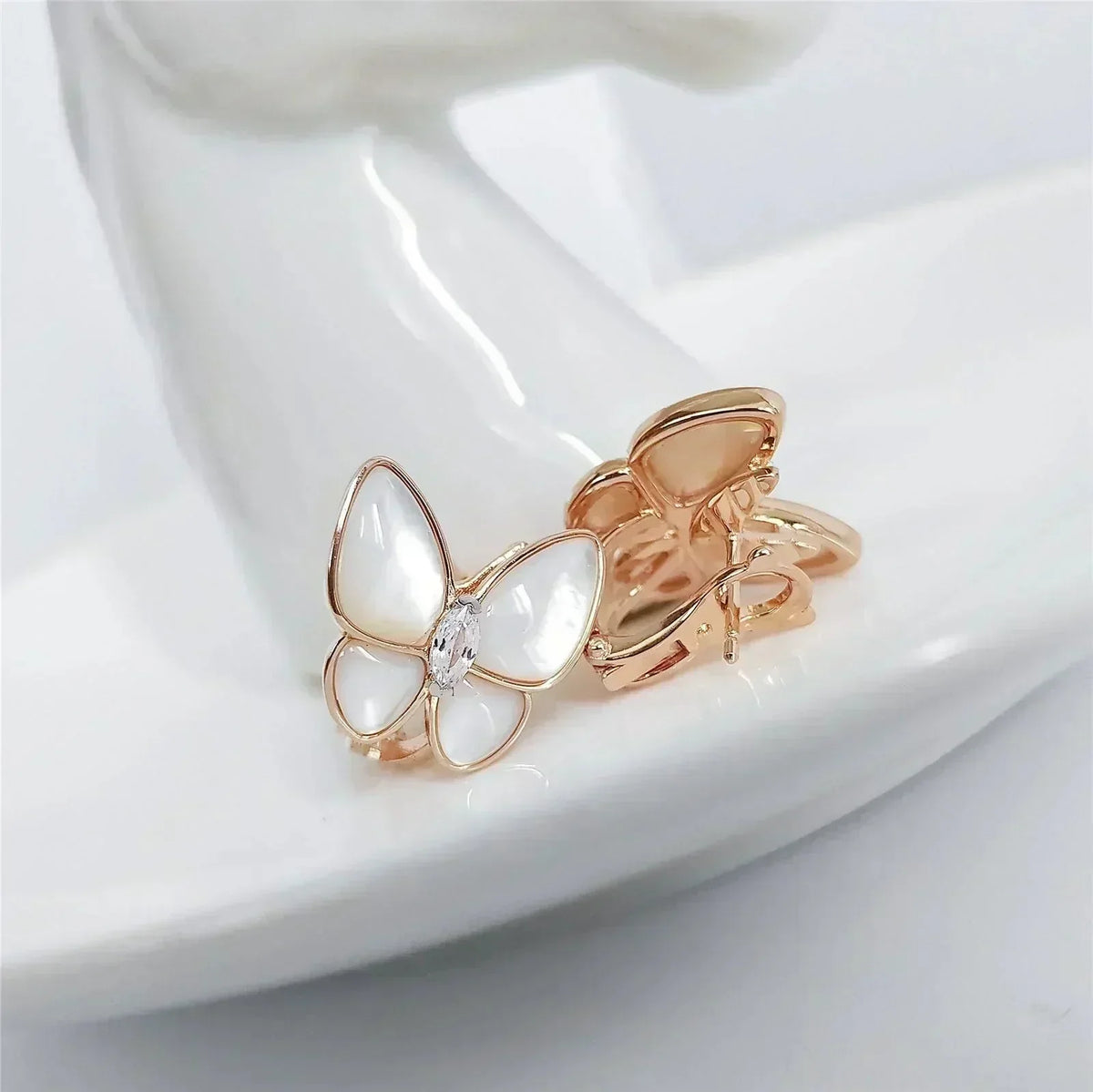 [Plus&Max]BUTTERFLY MOP DIAMOND EARRINGS