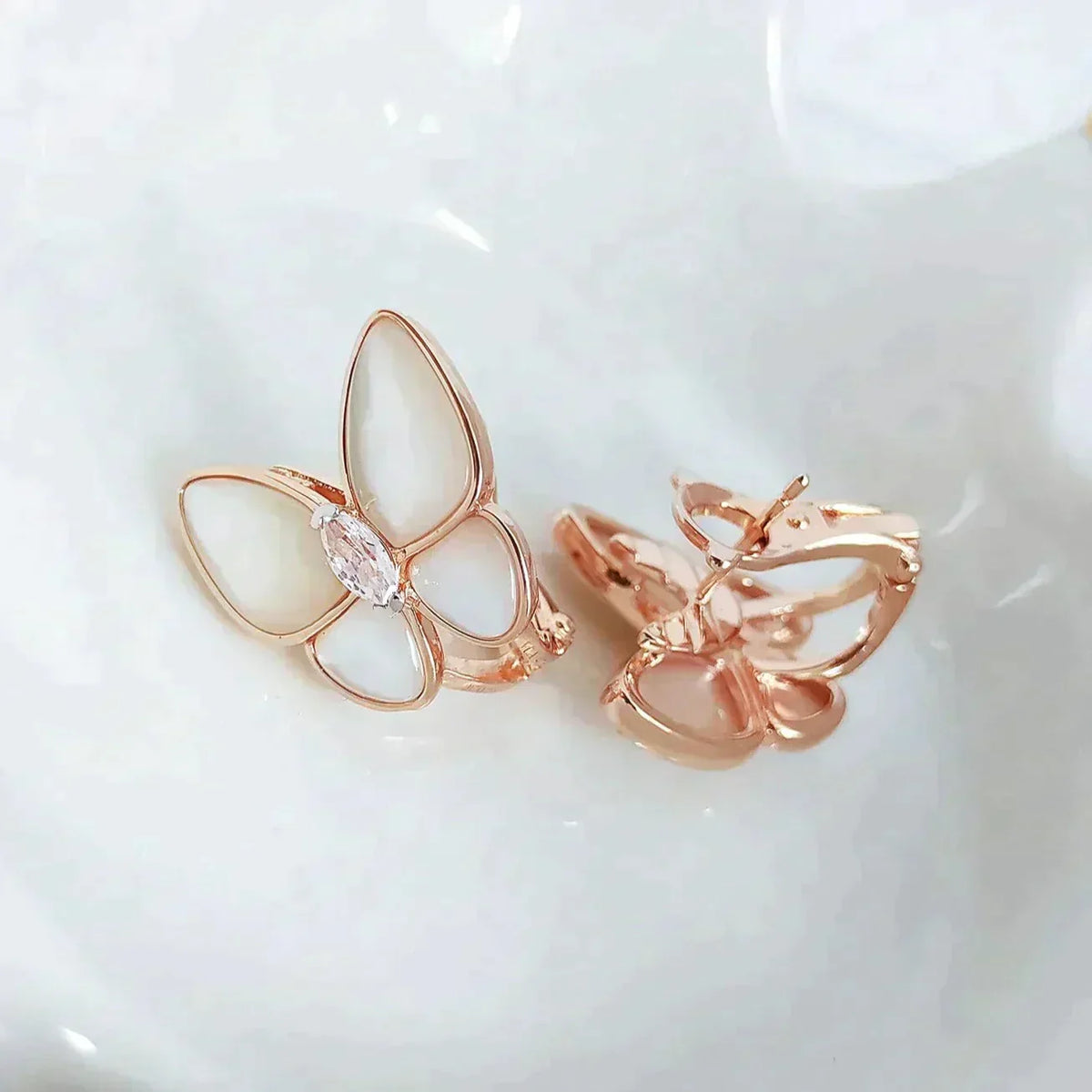 [Plus&Max]BUTTERFLY MOP DIAMOND EARRINGS
