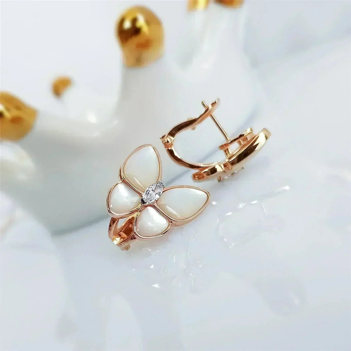 [Plus&Max]BUTTERFLY MOP DIAMOND EARRINGS