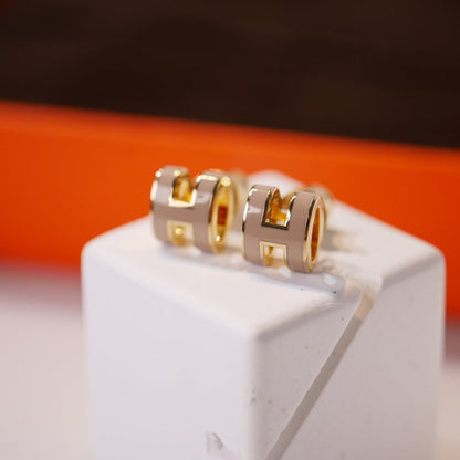 [Plus&Max]MINI POP H GOLD EARRINGS GREY
