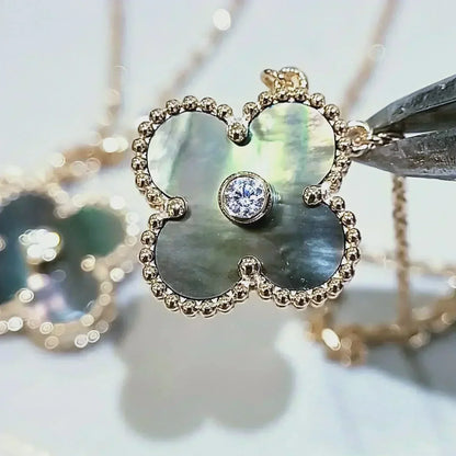 [Plus&Max]CLOVER 15MM DIAMOND AND MOTHER-OF-GREY NECKLACE