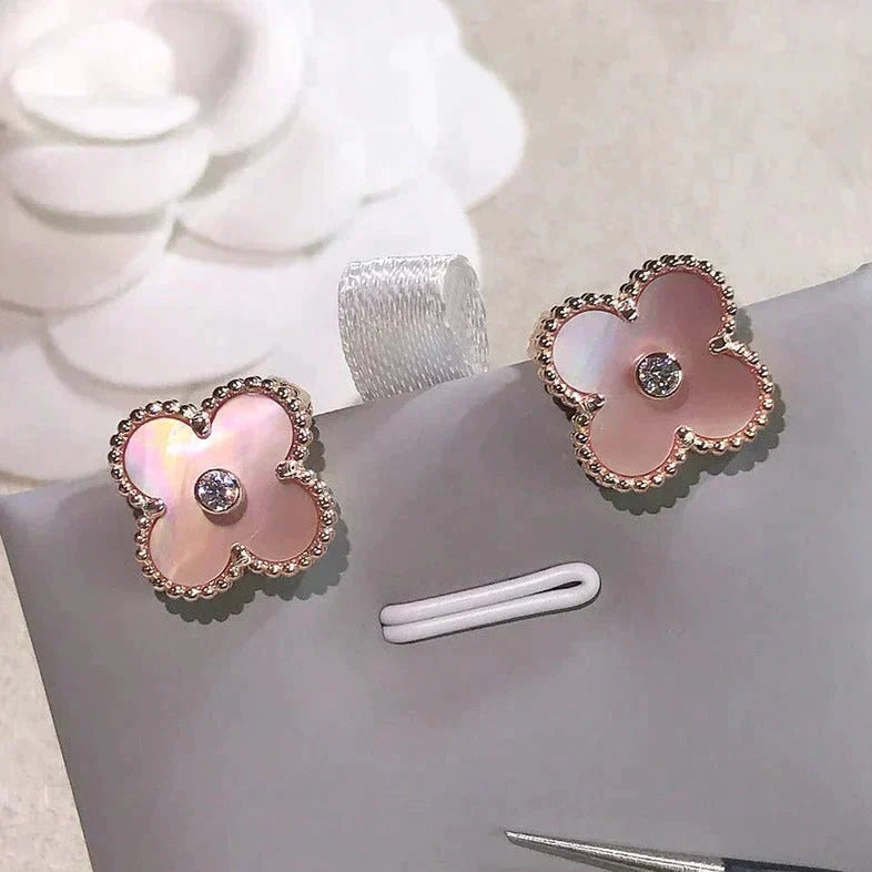 [Plus&Max]CLOVER MEDIUM 1 MOTIFS  PINK MOP DIAMOND EARRINGS
