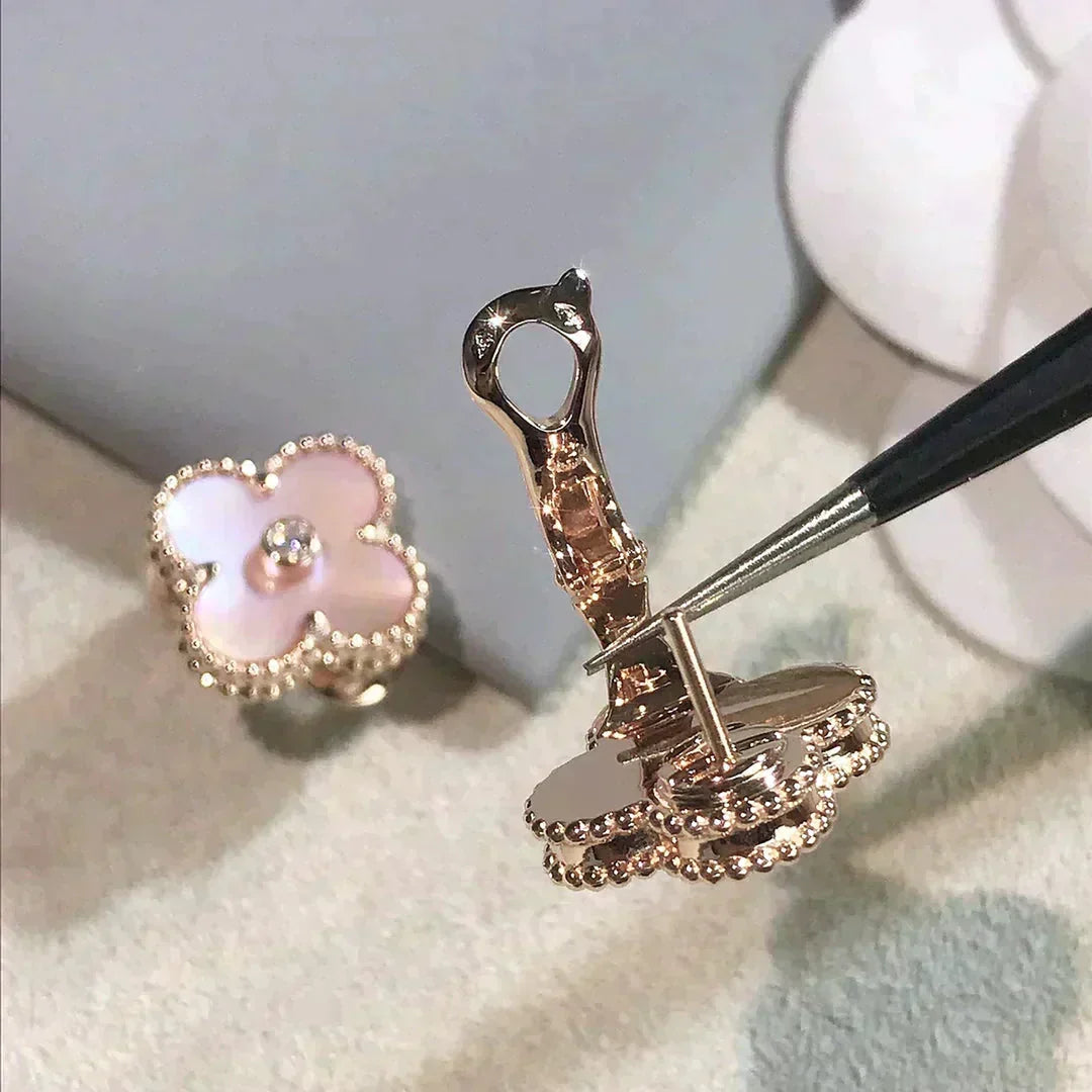 [Plus&Max]CLOVER MEDIUM 1 MOTIFS  PINK MOP DIAMOND EARRINGS