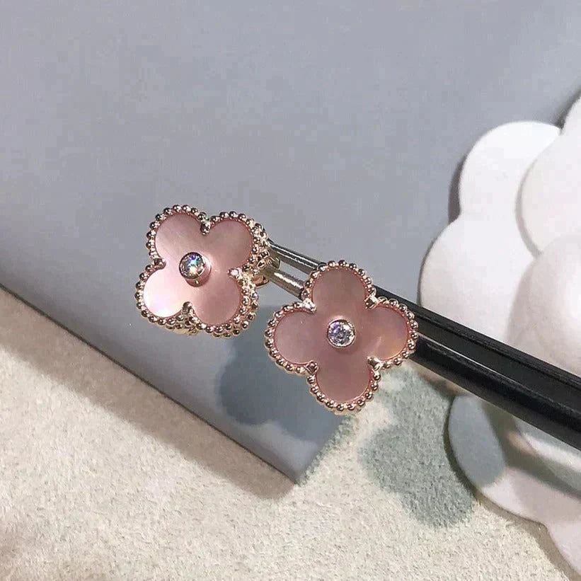 [Plus&Max]CLOVER MEDIUM 1 MOTIFS  PINK MOP DIAMOND EARRINGS