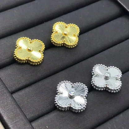 [Plus&Max]CLOVER MINI 9.5MM LASER EARRINGS