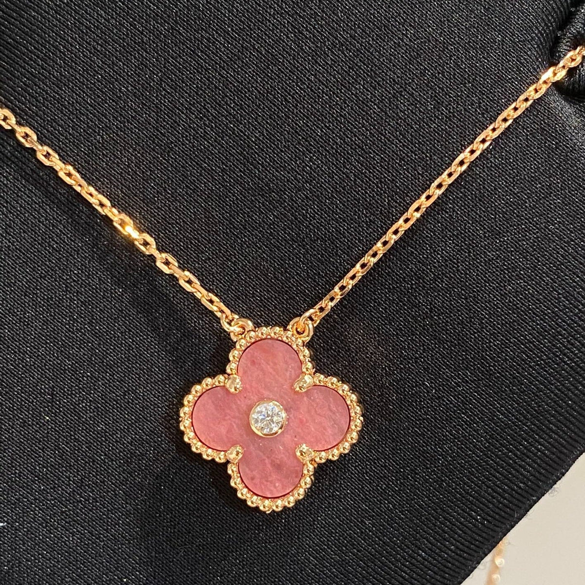 [Plus&Max]CLOVER 15MM DIAMOND RHODONITE NECKLACE