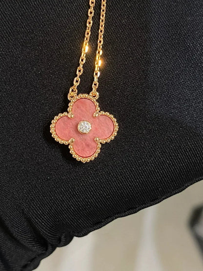 [Plus&Max]CLOVER 15MM DIAMOND RHODONITE NECKLACE