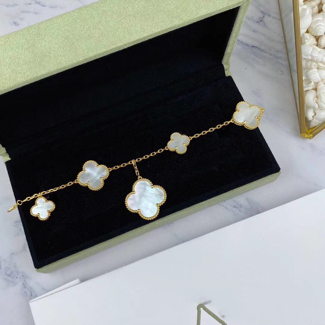 [Plus&Max]MAGIC CLOVER MOP GOLD BRACELET 5 MOTIFS
