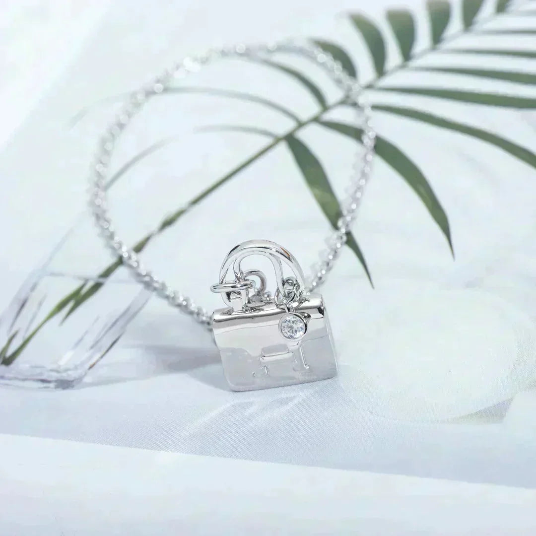 [Plus&Max]AMULETTE PEDANT SILVER NECKLACE