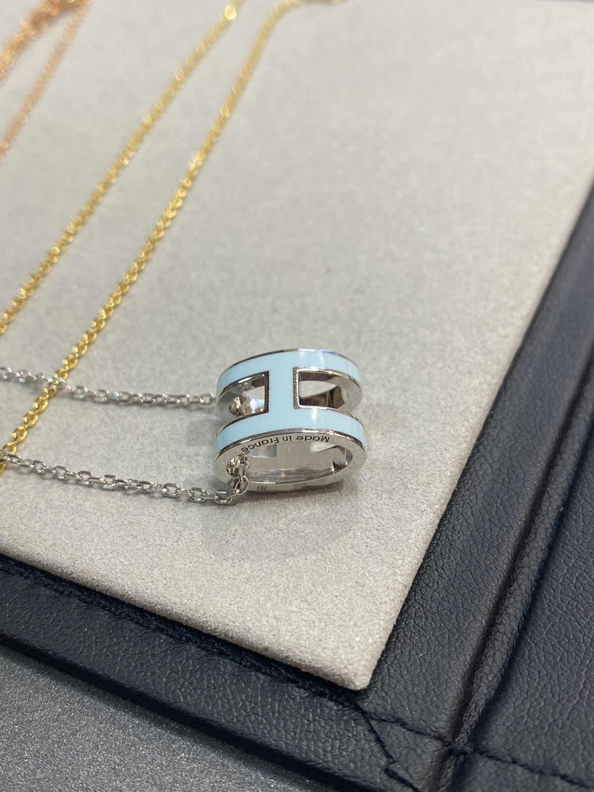 [Plus&Max]POP H LIGHT BLUE NECKLACE