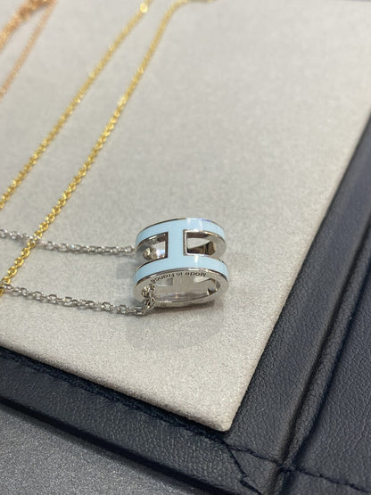 [Plus&Max]POP H LIGHT BLUE NECKLACE
