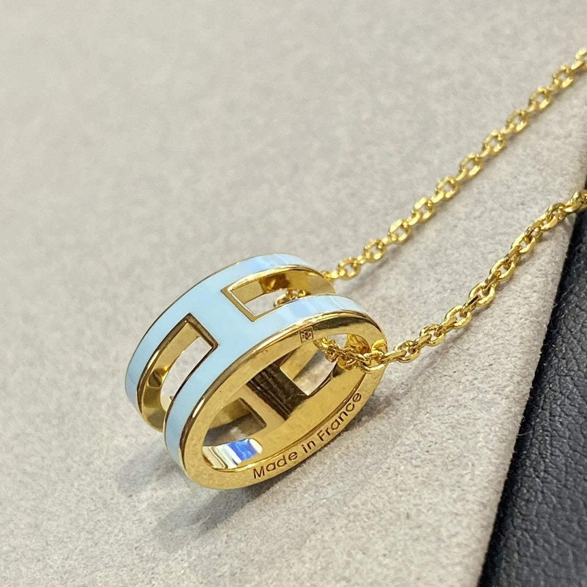 [Plus&Max]POP H LIGHT BLUE NECKLACE
