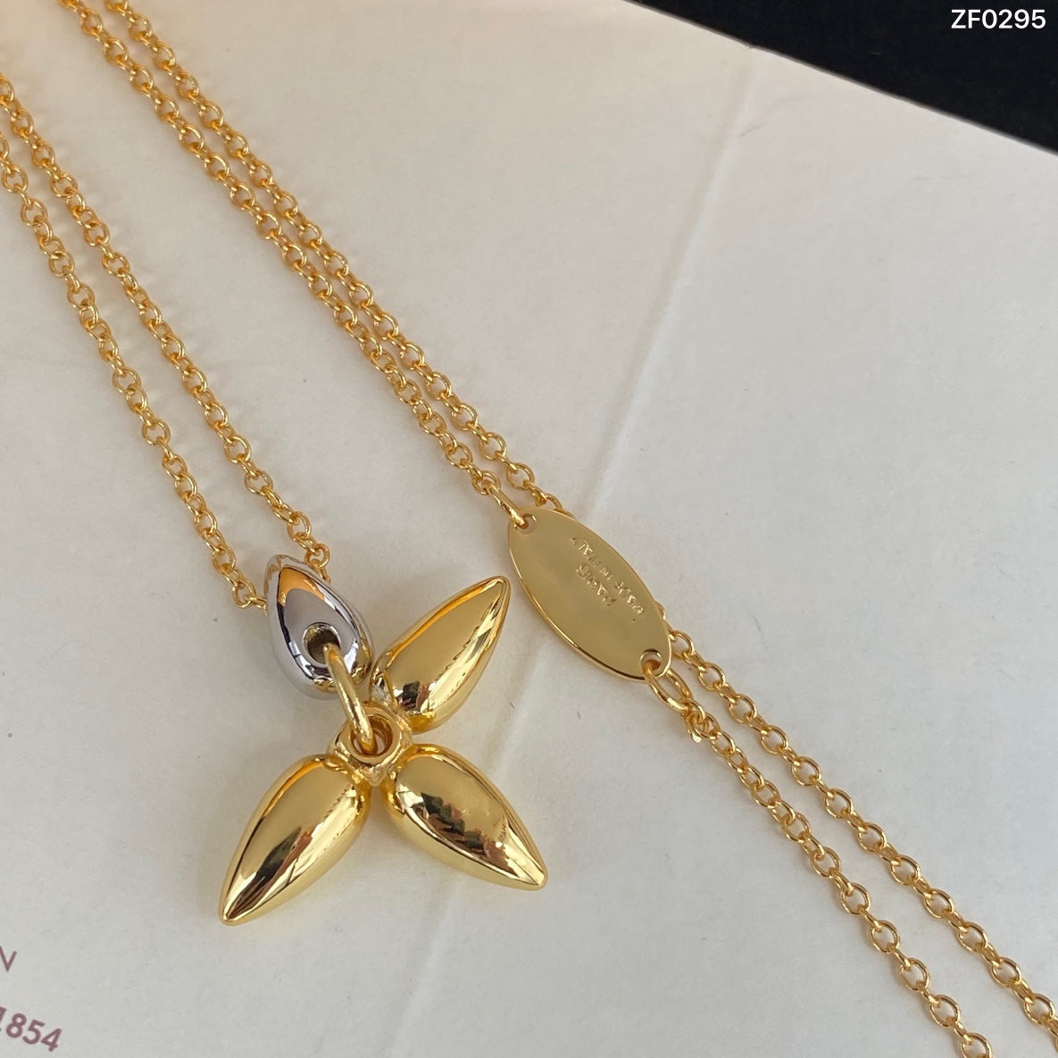 [Plus&Max]LOUISETTE PEDANT GOLD NECKLACE