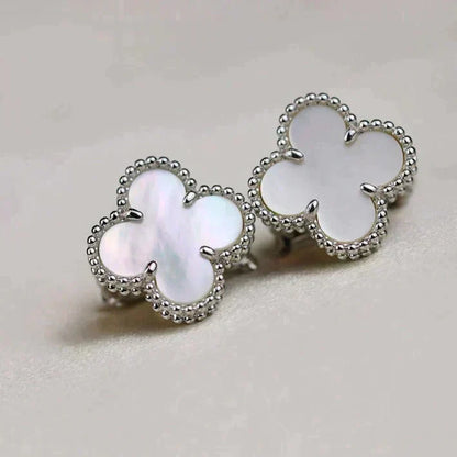 [Plus&Max]CLOVER MEDIUM 1 MOTIFS  WHITE MOP EARRINGS SILVER