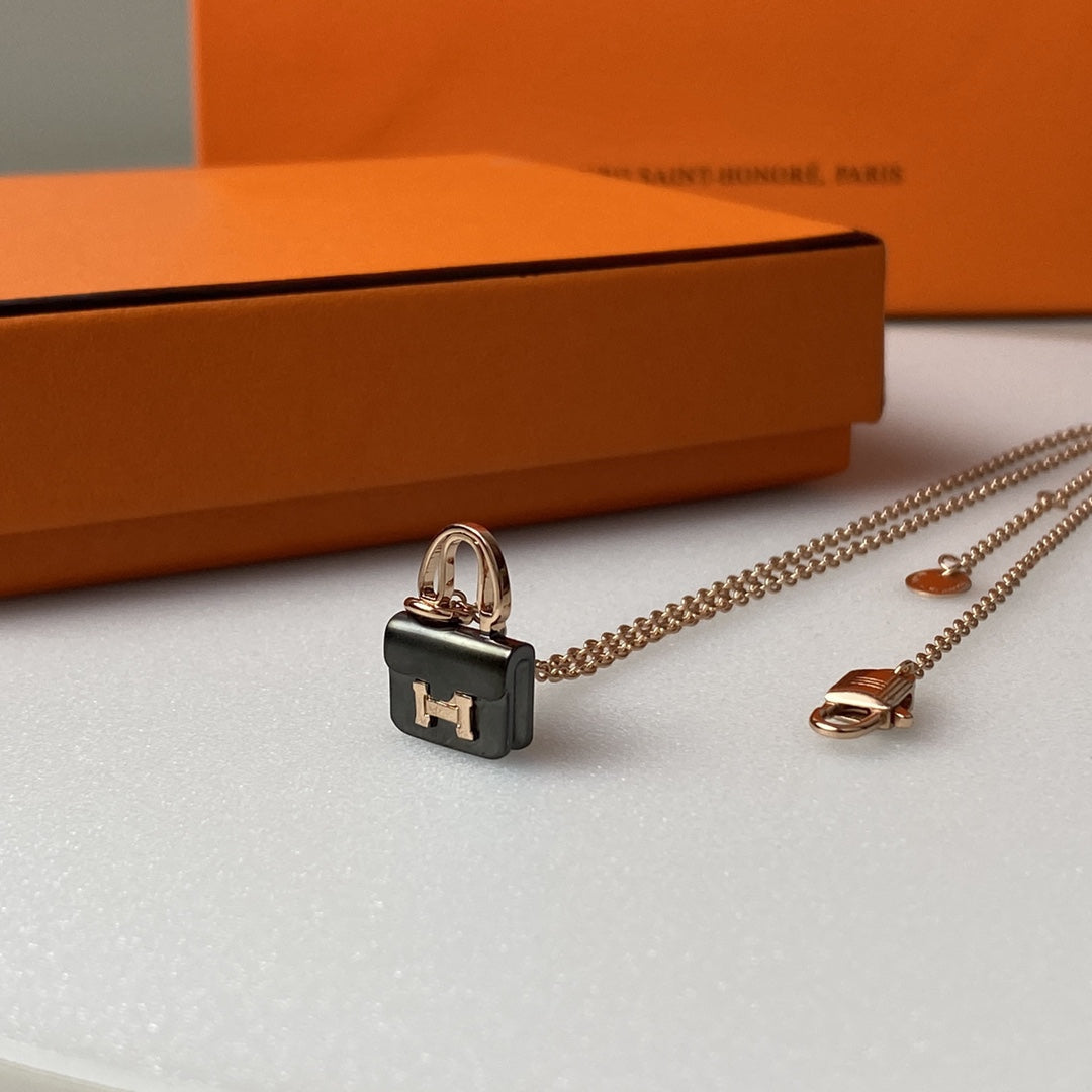 [Plus&Max]CONSTANCE BLACK PEDANT PINK GOLD NECKLACE