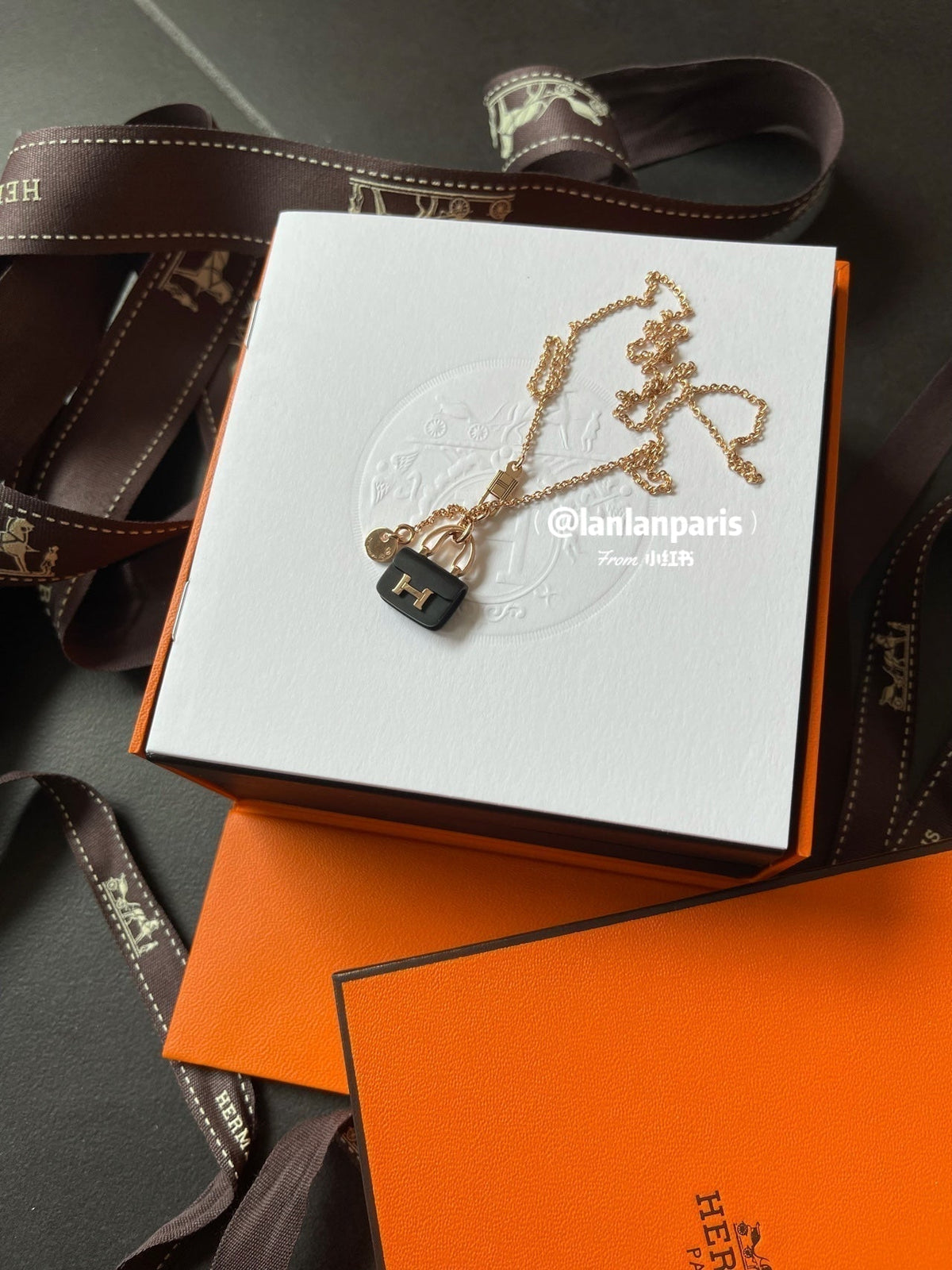 [Plus&Max]CONSTANCE BLACK PEDANT PINK GOLD NECKLACE