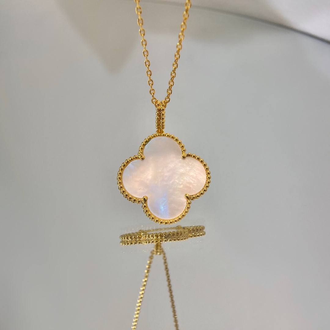 [Plus&Max]CLOVER 25MM MOP LARGE PENDANT NECKLACE