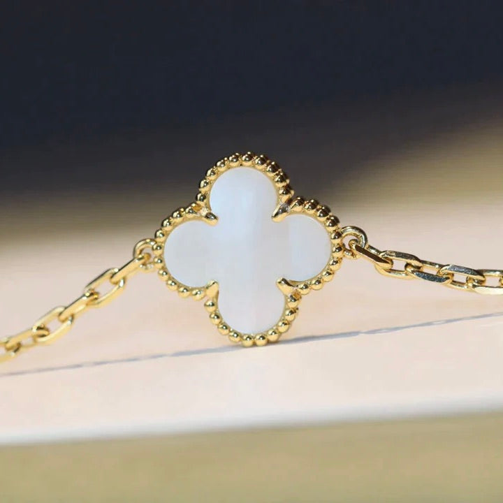 [Plus&Max]CLOVER 20 MOTIFS WHITE MOP NECKLACE
