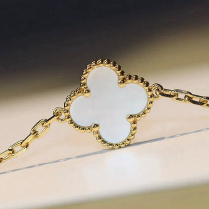 [Plus&Max]CLOVER 20 MOTIFS WHITE MOP NECKLACE