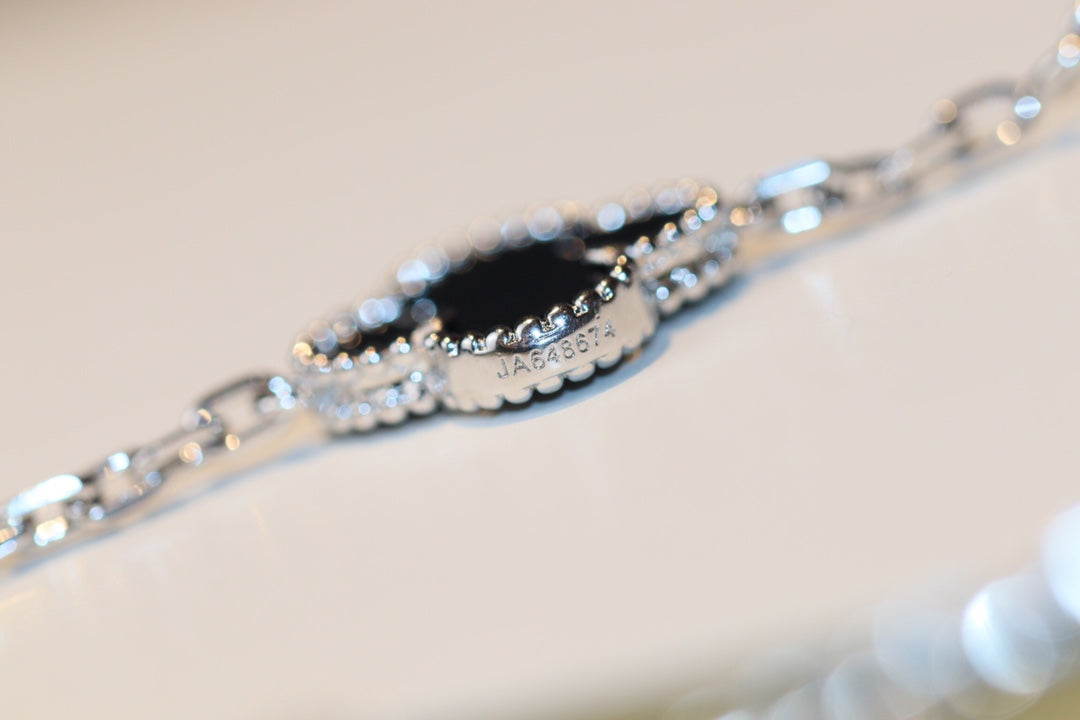 [Plus&Max]CLOVER 20 MOTIFS ONYX DIAMOND SILVER