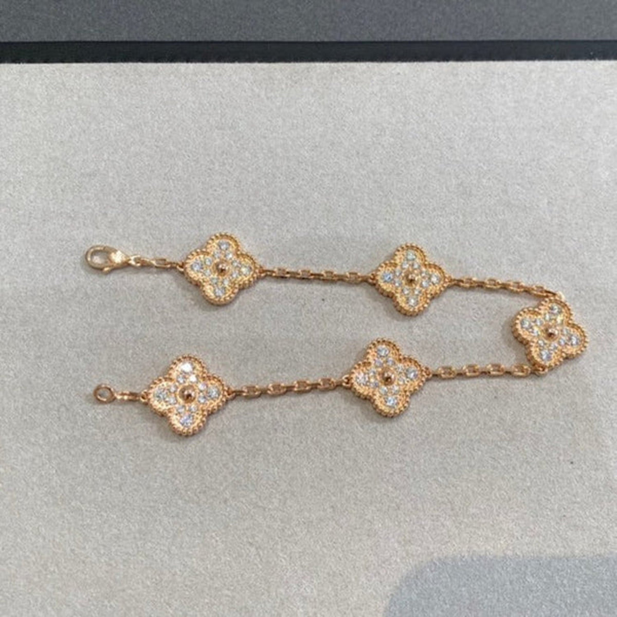 [Plus&Max]LUCKY CLOVER 5-MOTIF BRACELET - FULL-DIAMOND