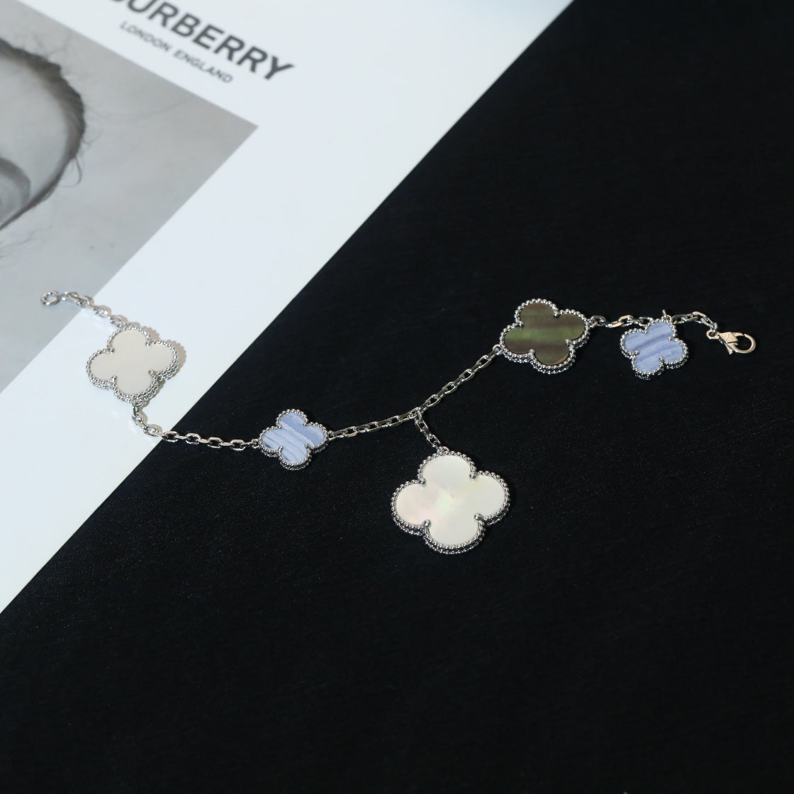 [Plus&Max]CLOVER BRACELET 5 MOTIFS MOP CHALCEDONY SILVER
