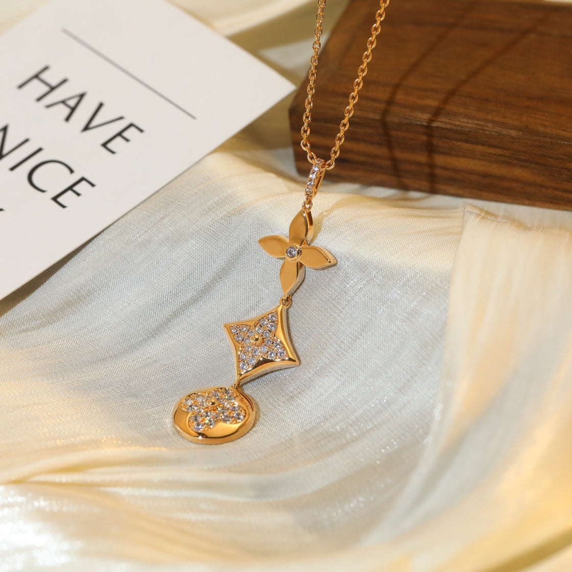 [Plus&Max]STAR AND SUN DIAMOND PINK GOLD NECKLACE